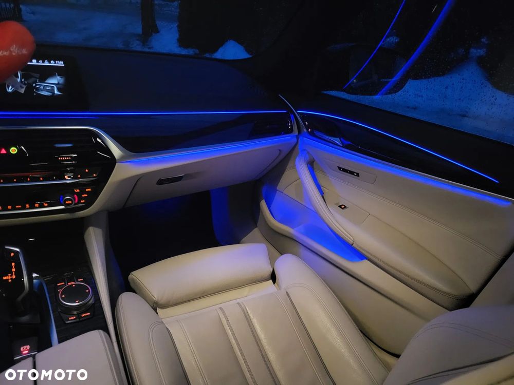 BMW Seria 5 530e iPerformance xDrive - 39