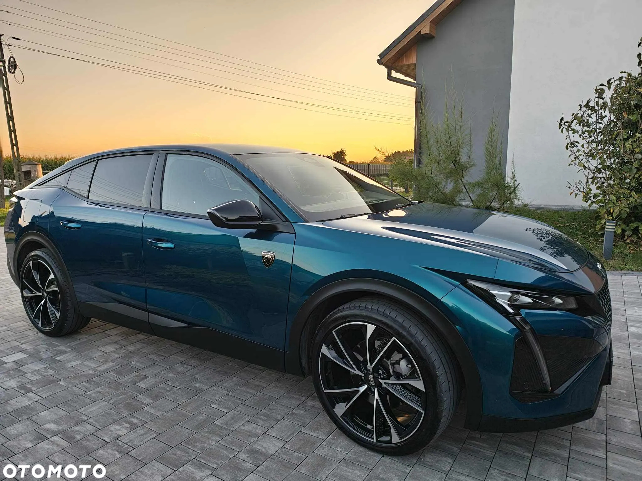 Peugeot 408 1.6 Plug-In Hybrid 225 GT EAT8 - 4