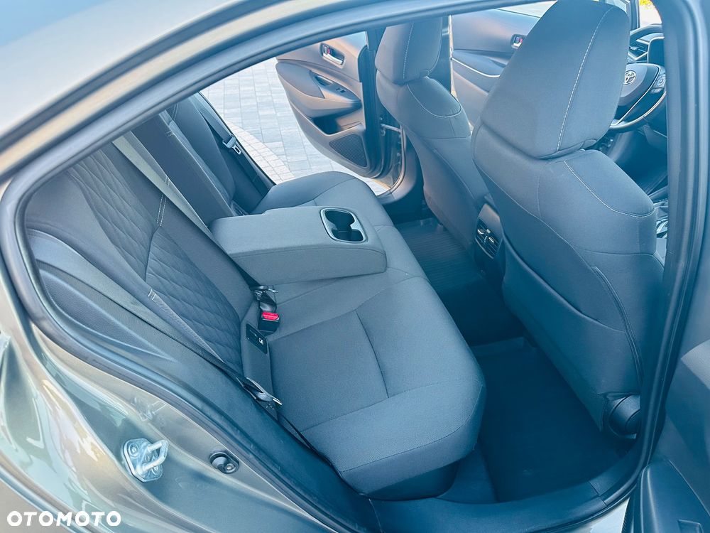 Toyota Corolla 1.8 Hybrid Comfort - 32