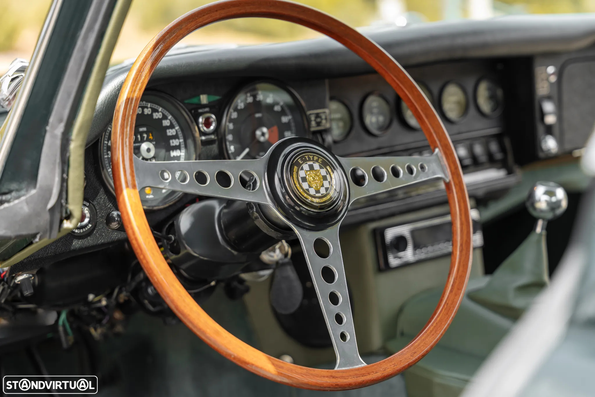 Jaguar E-Type - 17