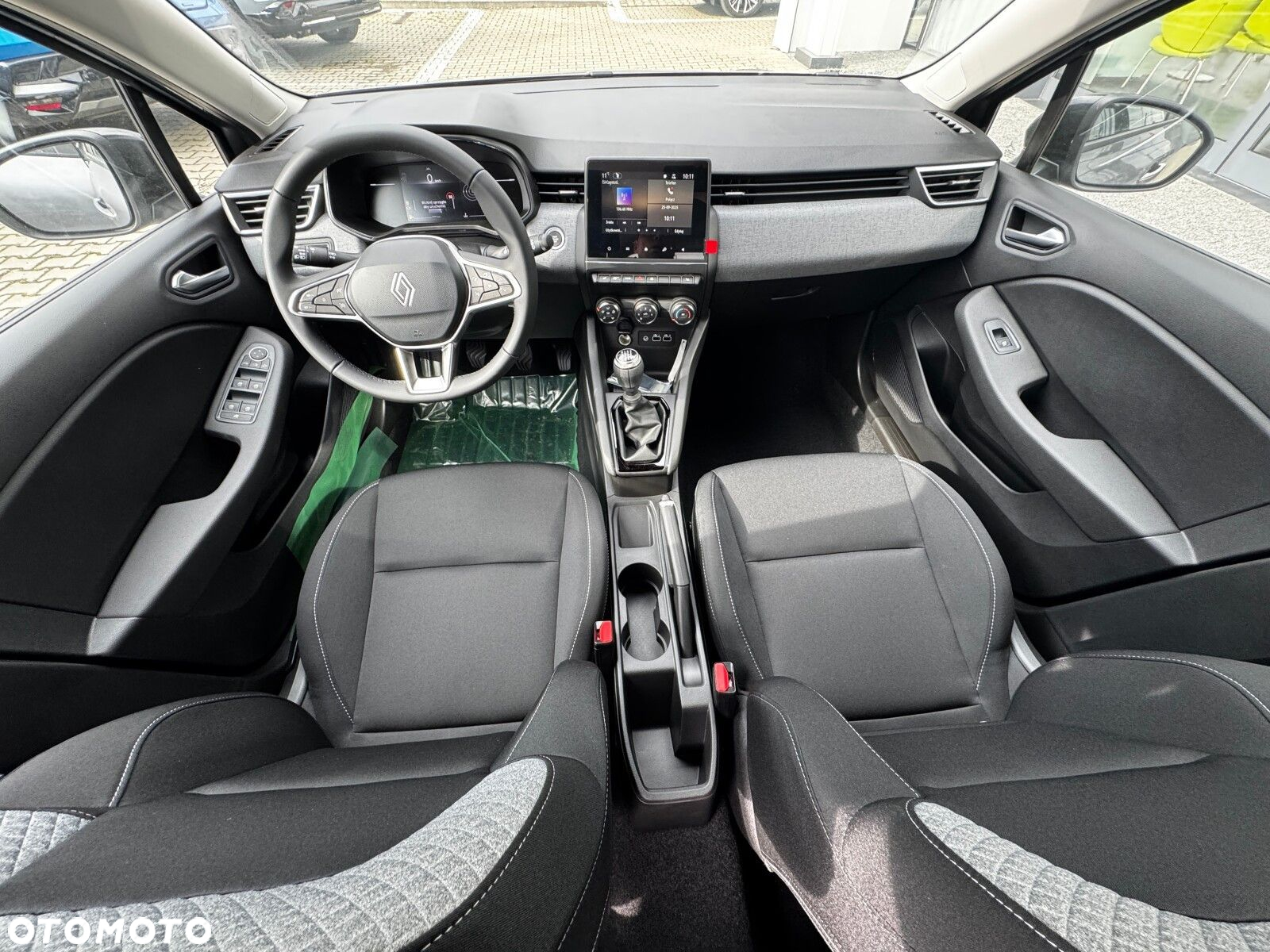 Renault Clio - 11