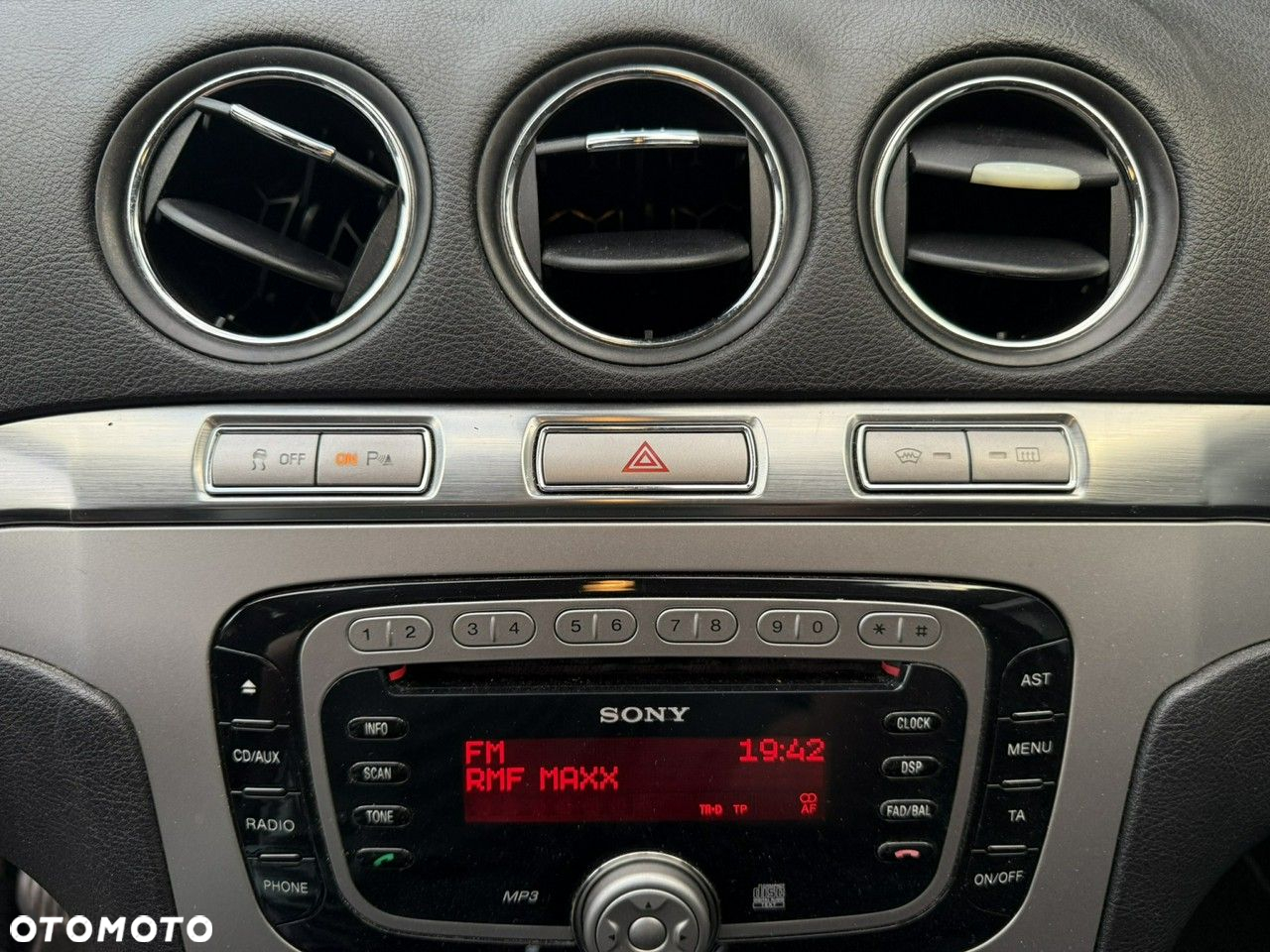 Ford S-Max - 14