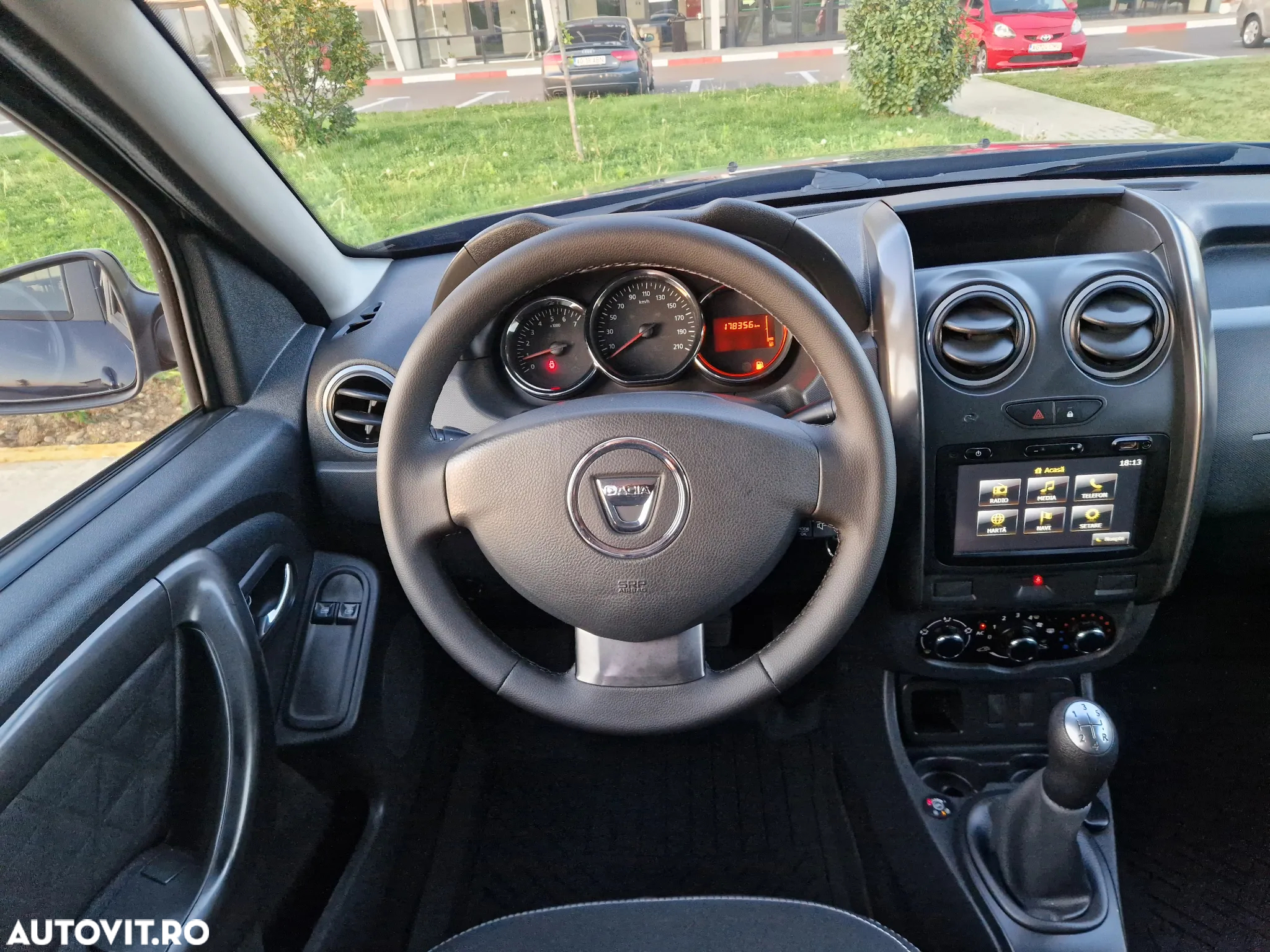 Dacia Duster 1.6 4x2 Laureate - 19
