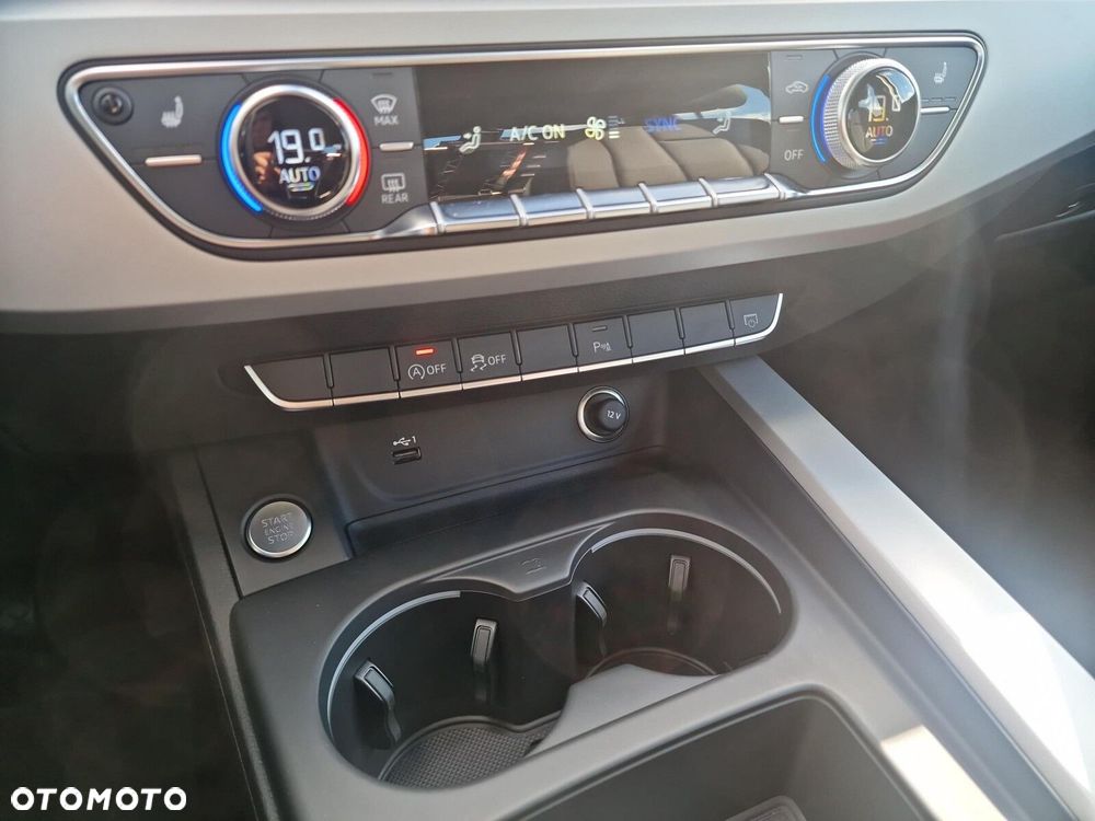 Audi A4 Limousine - 15