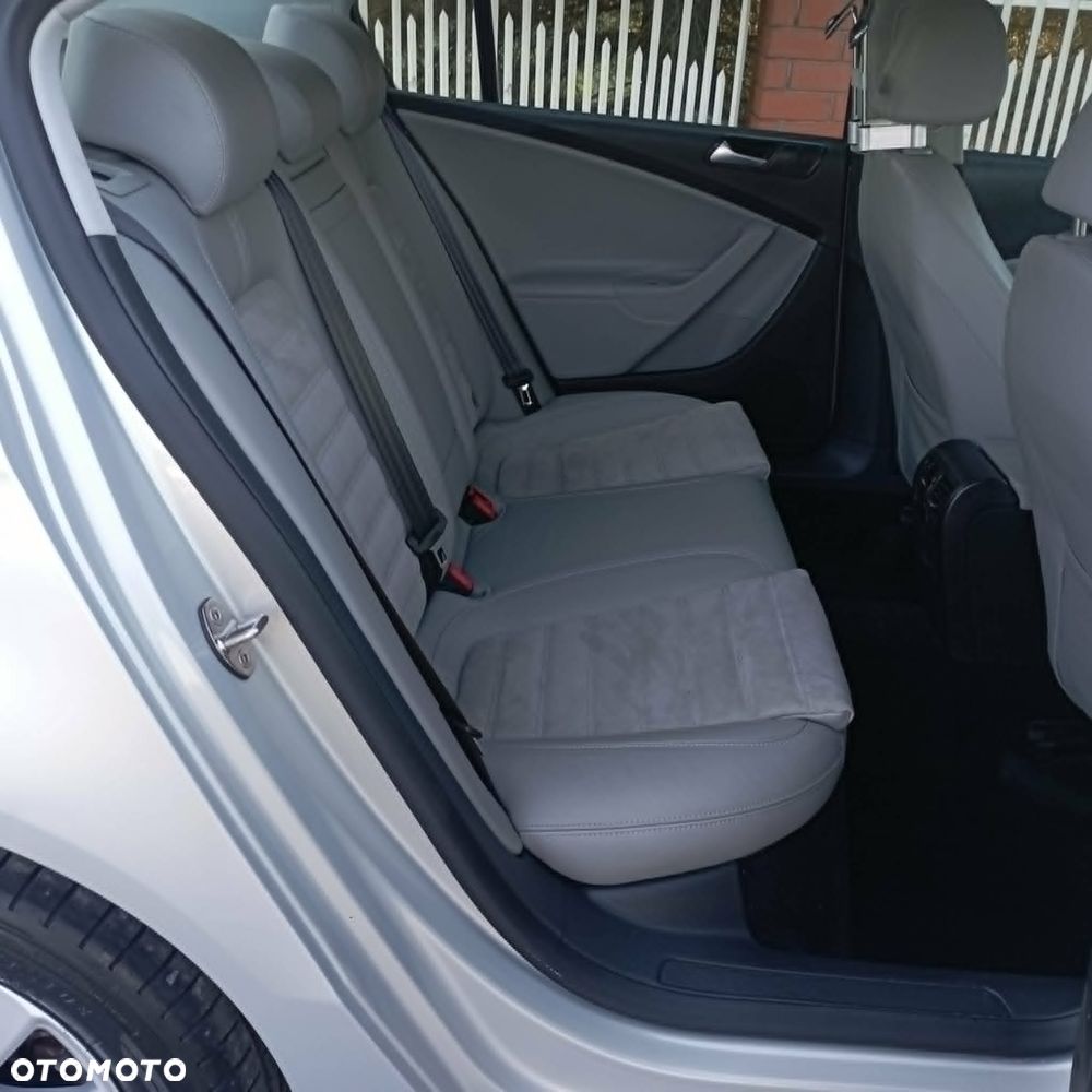 Volkswagen Passat 1.8 TSI Comfortline - 16