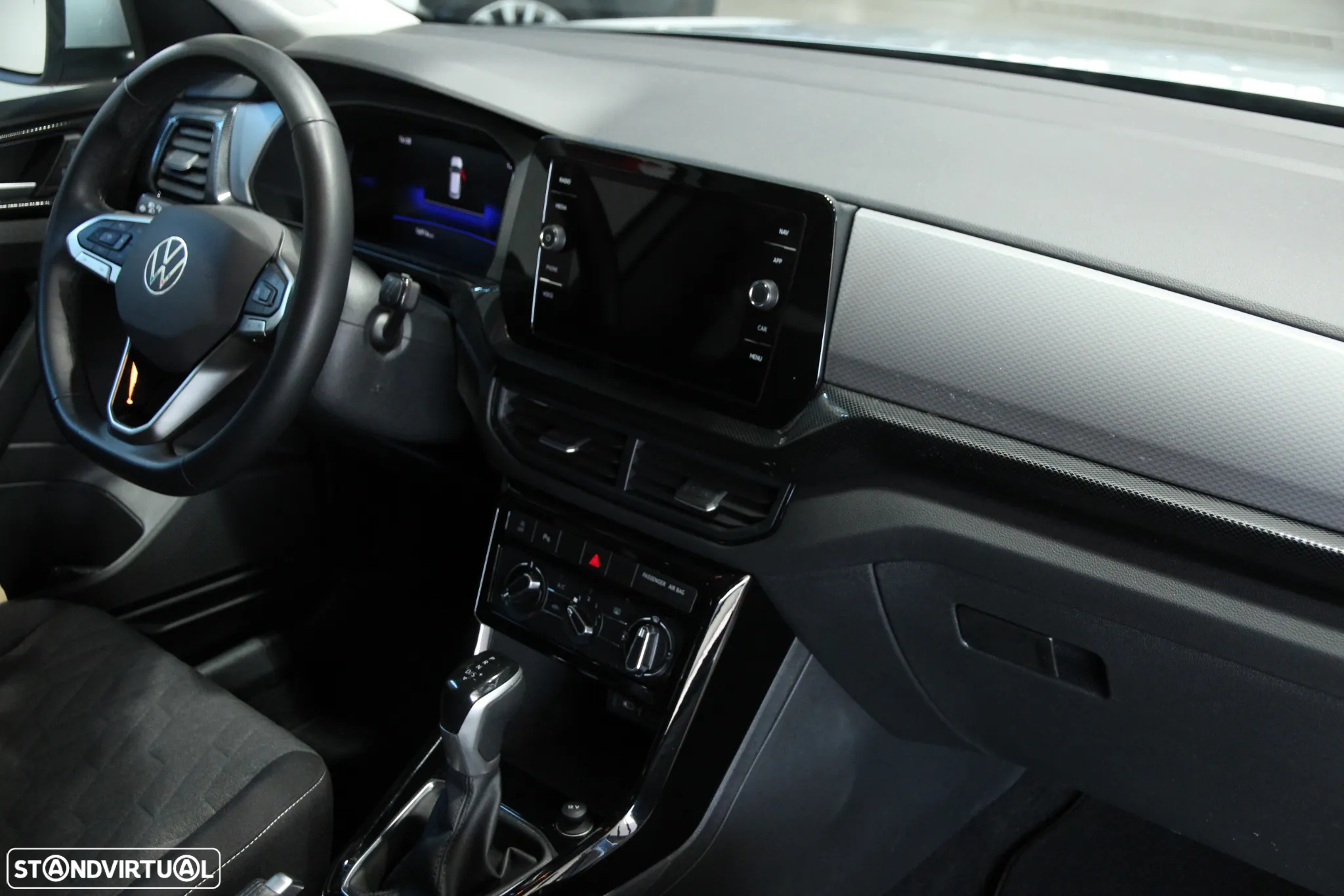 VW T-Cross 1.0 TSI Urban DSG - 8