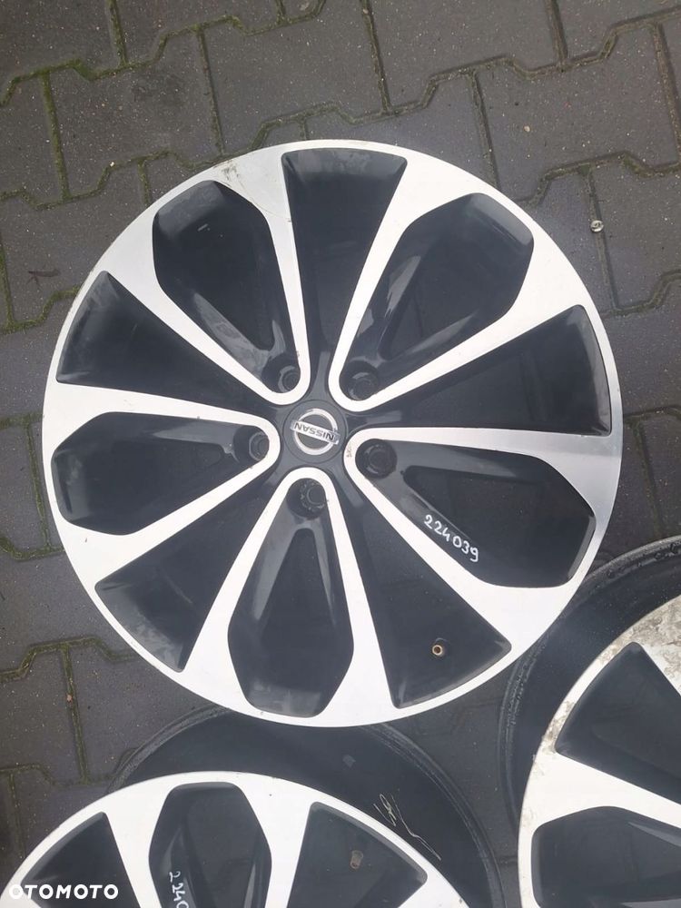 FELGI ALUMINIOWE 4SZT 5x114,3 6,5JX18 ET40 FI 66.1 NISSAN QASHQAI I - 14