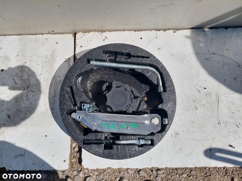 AUDI A4 B6 B7 STYROPIAN PODNOŚNIK LEWAREK - 1