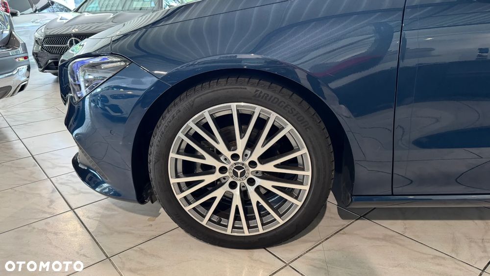 Mercedes-Benz CLA 180 Progressive 7G-DCT - 9