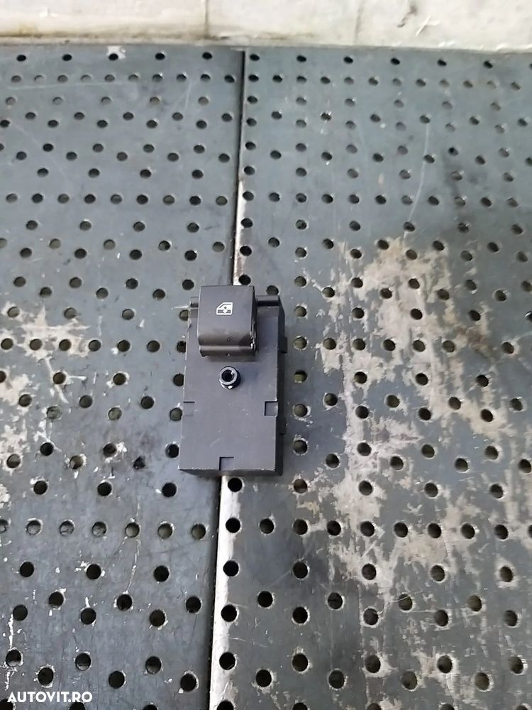 Buton geam electric stanga spate opel mokka x j13 22915110 - 1