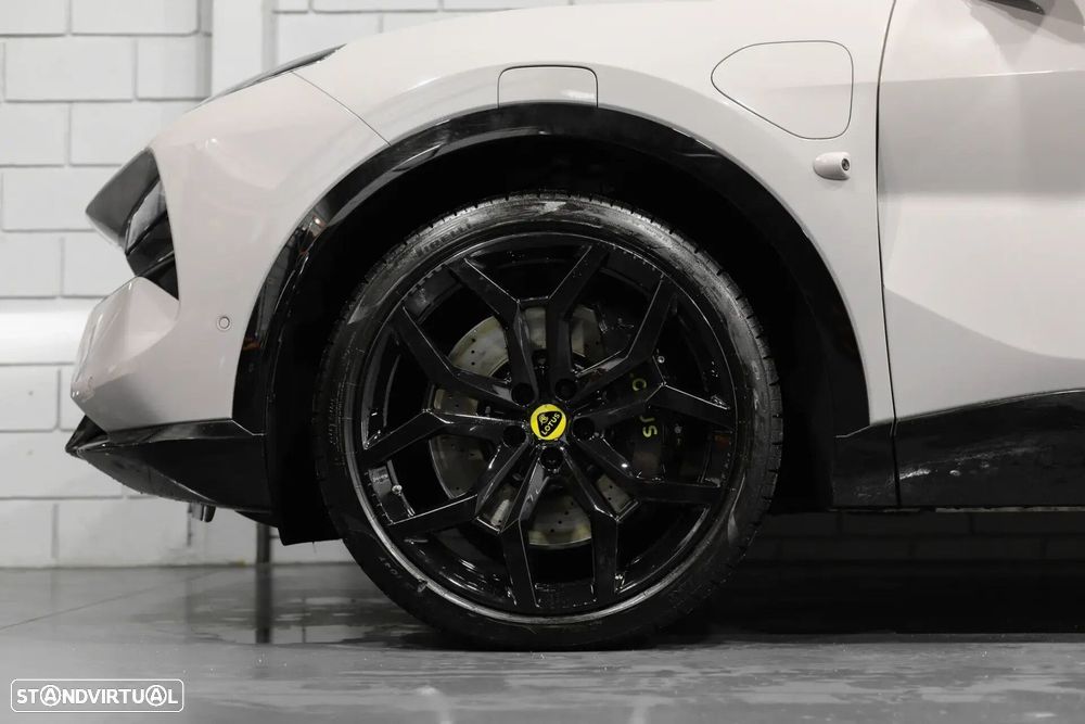 Lotus Eletre - 24