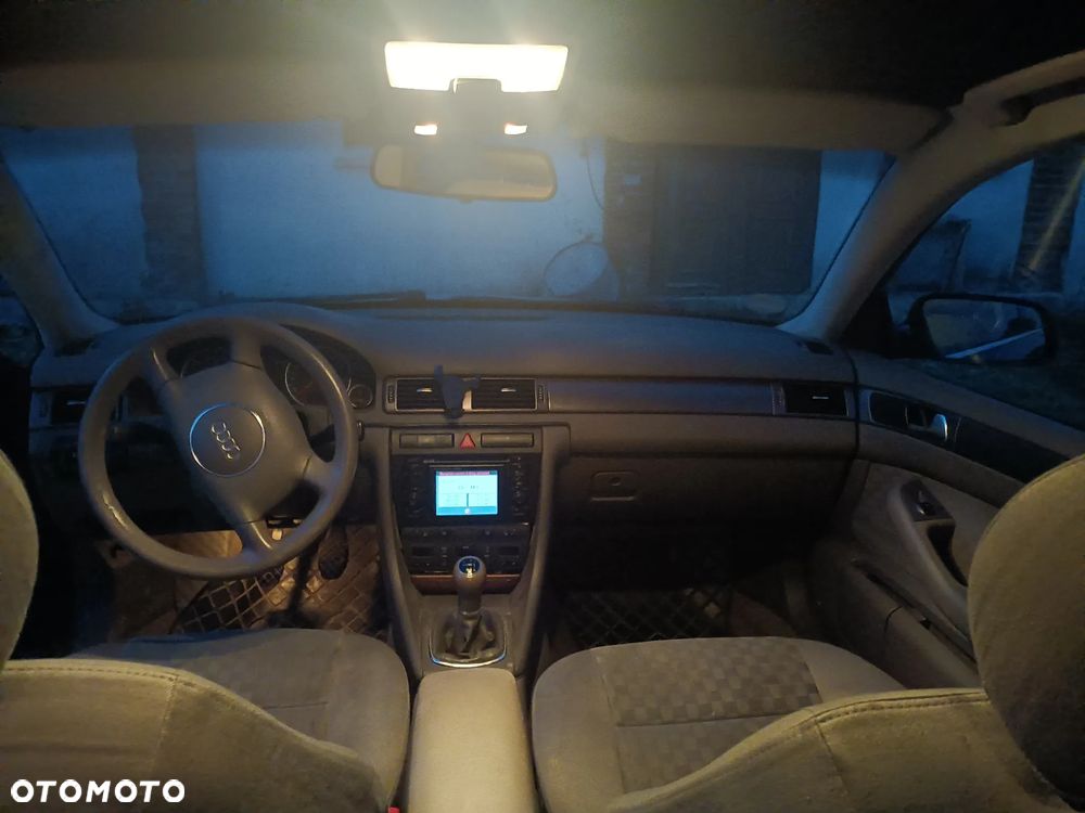 Audi A6 Avant 2.5 TDI - 8