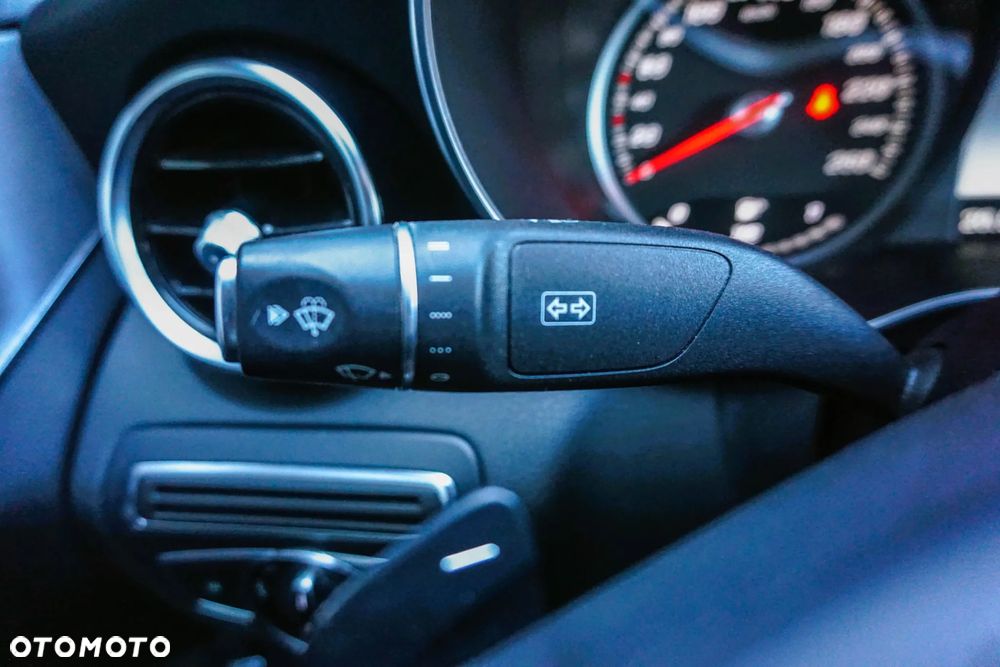 Mercedes-Benz Klasa C 180 (BlueTEC) d 7G-TRONIC AMG Line - 12