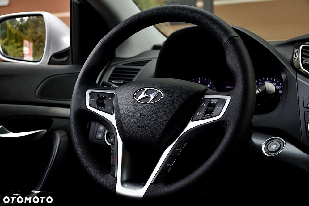 Hyundai i40 i40cw 1.7 CRDi Automatik Fifa World Cup Edition Silver - 19