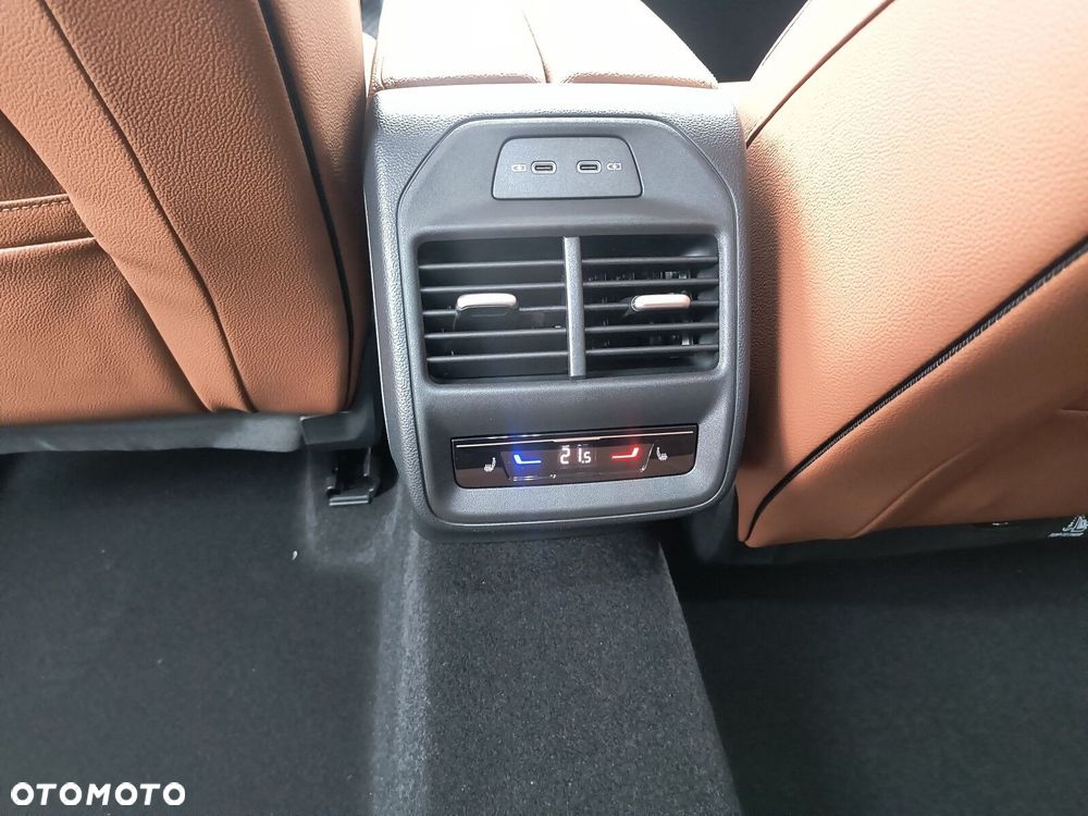 Skoda Superb 2.0 TDI SCR 4x4 L&K DSG - 38
