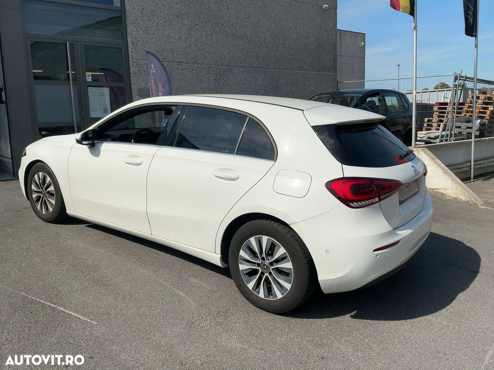 Mercedes-Benz A 180 d 7G-DCT - 2