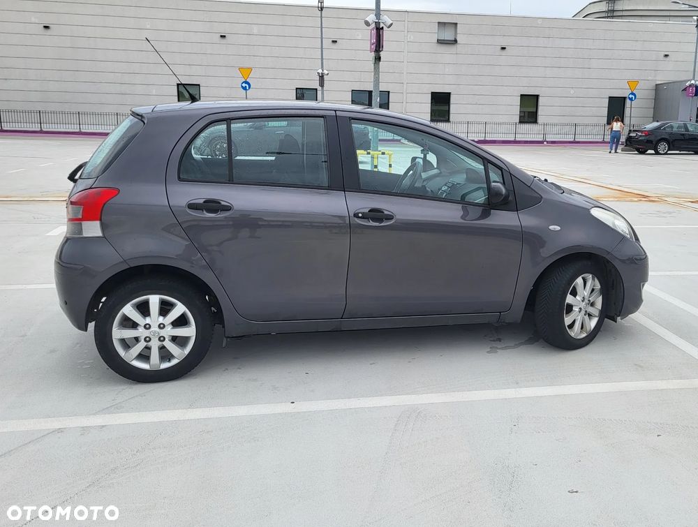 Toyota Yaris 1.0 Luna EU5 - 8
