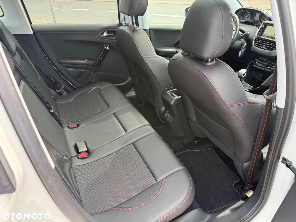 Peugeot 2008 PureTech 130 Stop&Start GT-Line Edition - 12