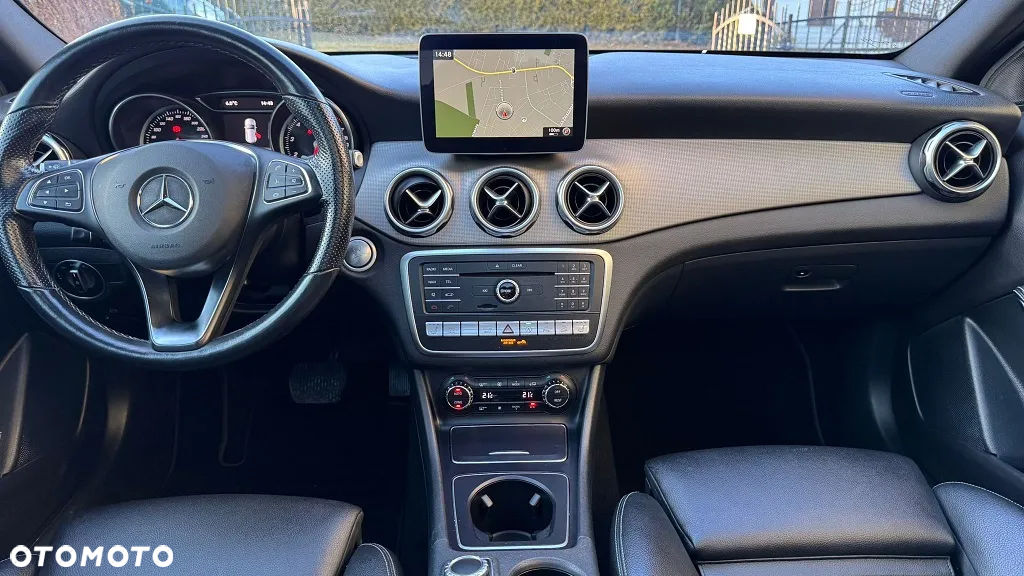 Mercedes-Benz GLA 250 4Matic 7G-DCT AMG Line - 25