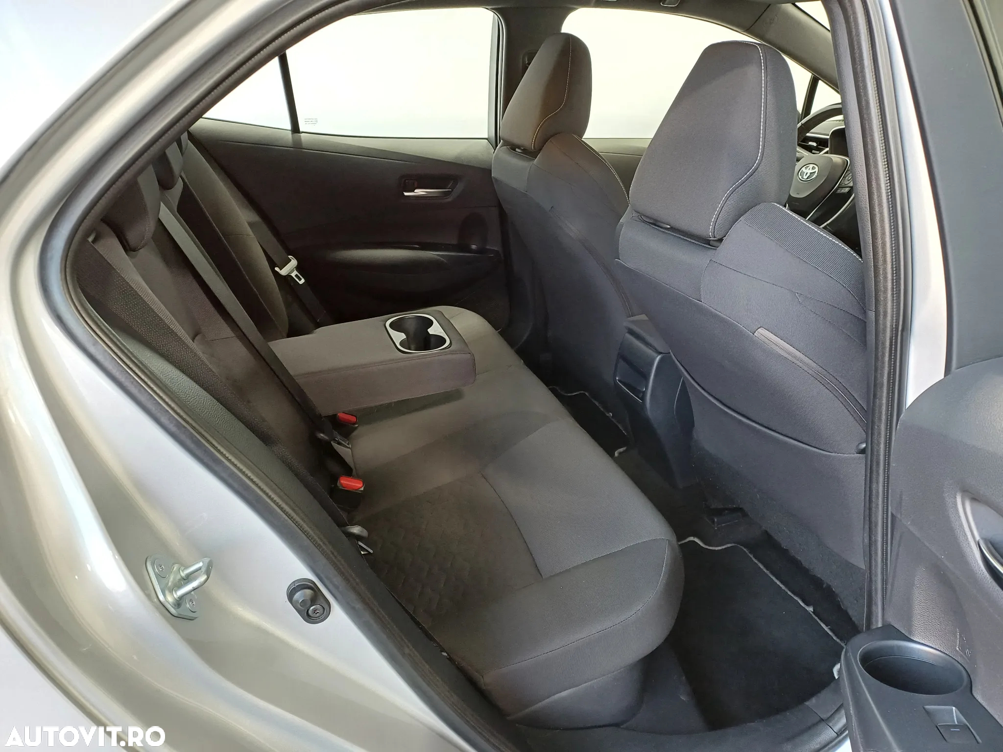 Toyota Corolla 1.8 HSD Active - 24
