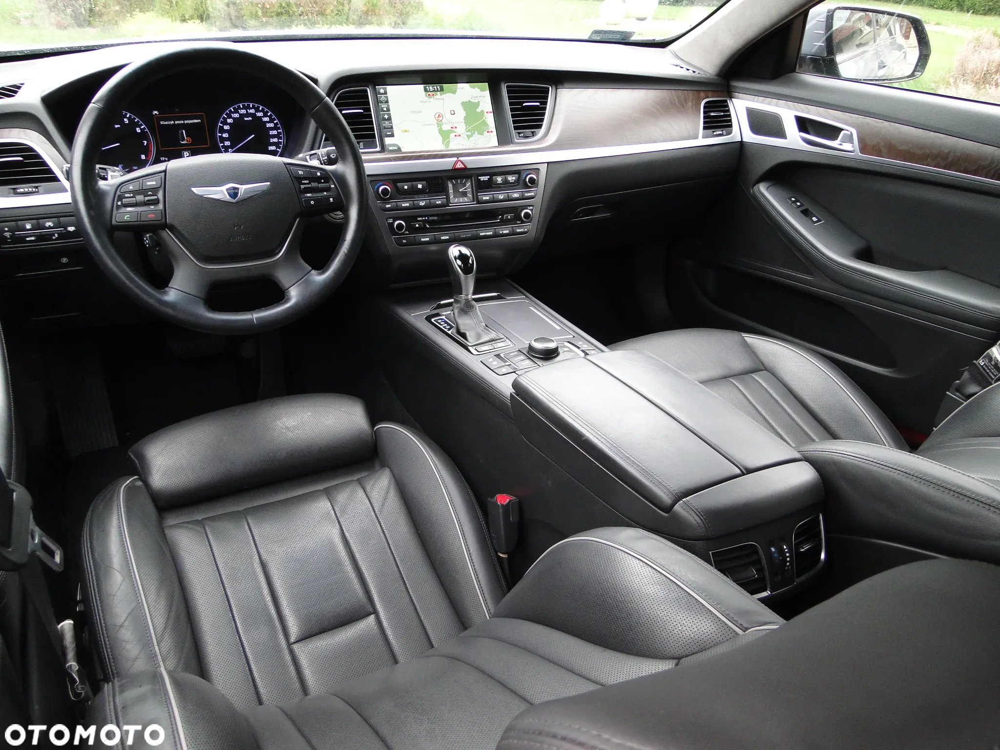 Hyundai Genesis 3.8 V6 GDI - 30
