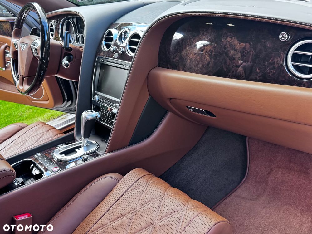 Bentley Flying Spur W12 - 30