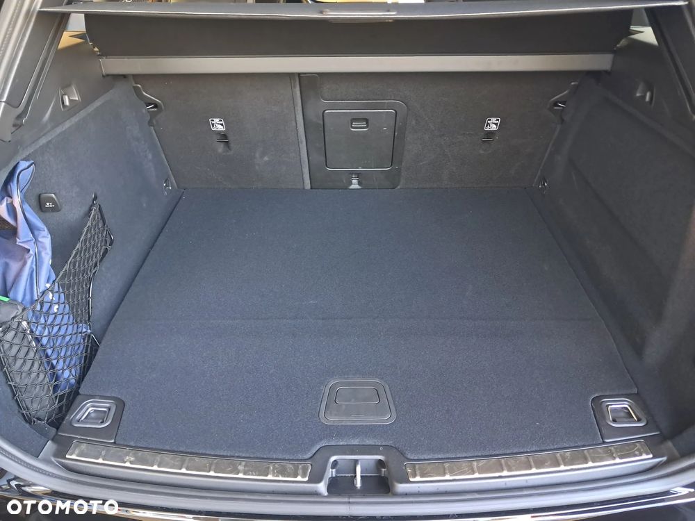 Volvo XC 60 T6 Plug-In Hybrid AWD Ultra Black Edition - 21