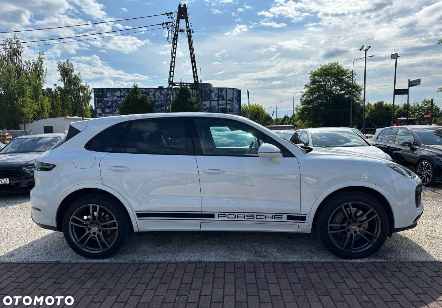 Porsche Cayenne - 4