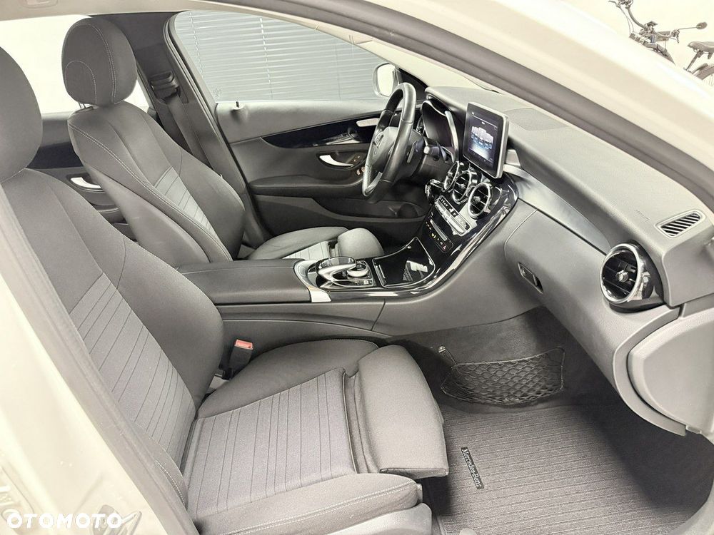 Mercedes-Benz Klasa C - 19