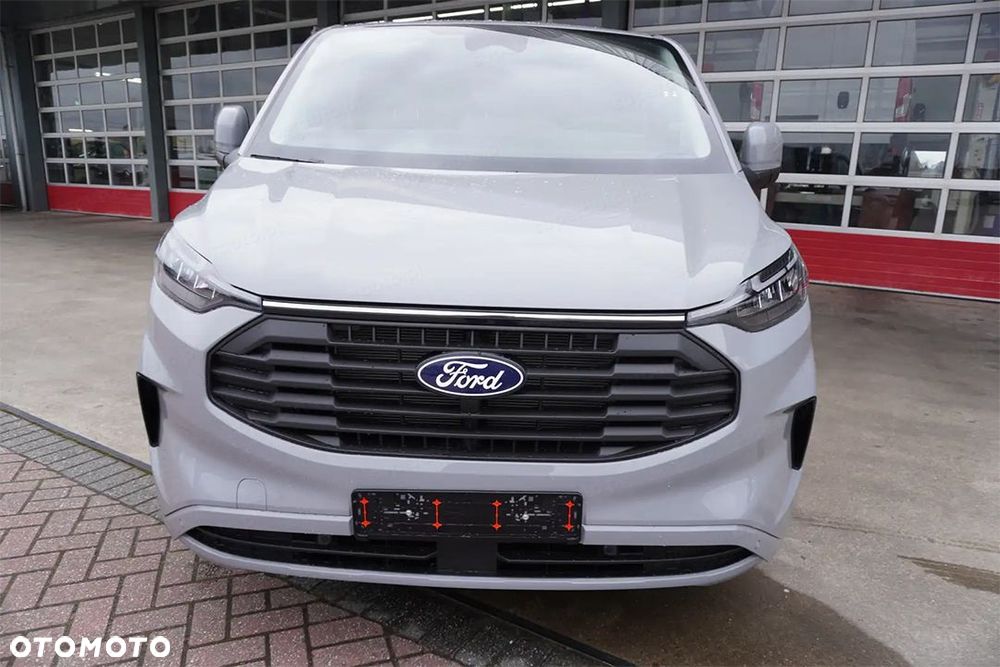 Ford Transit Custom 320 L2H1 Limited A8 2.0 170KM - 4
