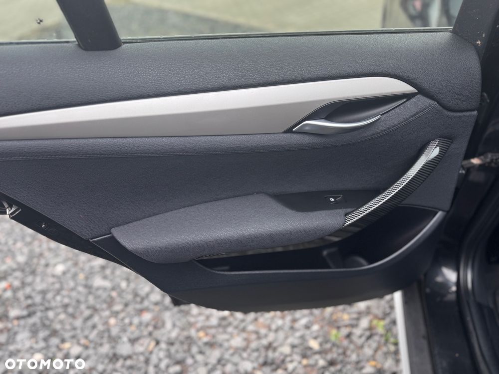 BMW X1 sDrive18i Sport Line - 13