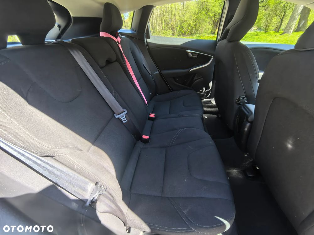 Volvo V40 D2 - 26