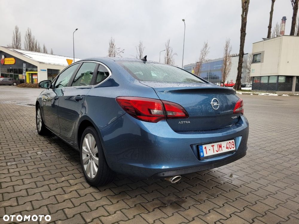 Opel Astra 1.4 Turbo Exklusiv - 7