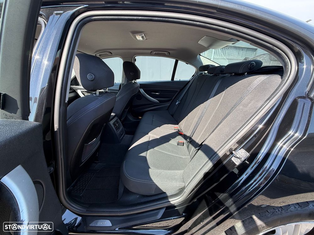 BMW 318 d Sport Auto - 4