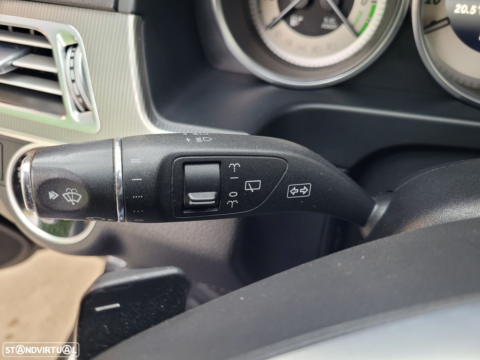 Mercedes-Benz E 300 Bluetec Hybrid Avantgarde - 24