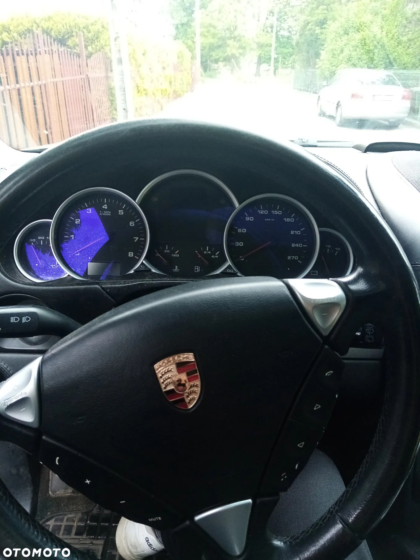 Porsche Cayenne - 4