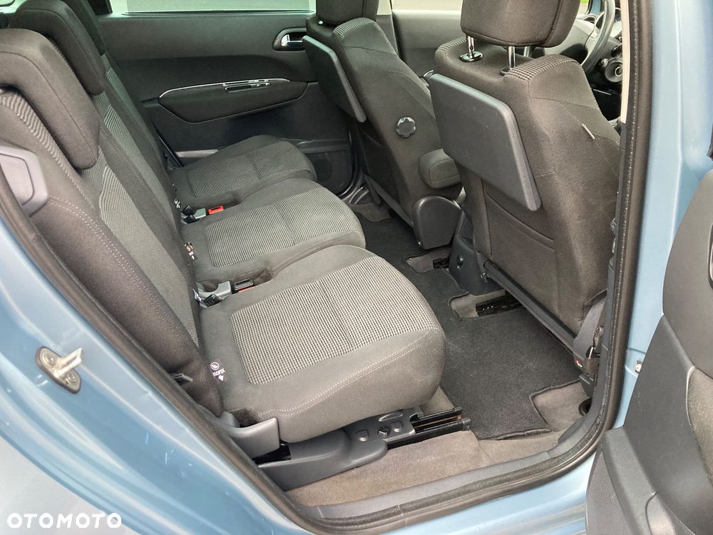 Peugeot 5008 - 8
