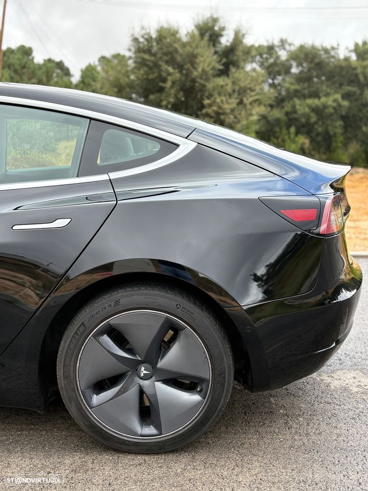 Tesla Model 3 - 8