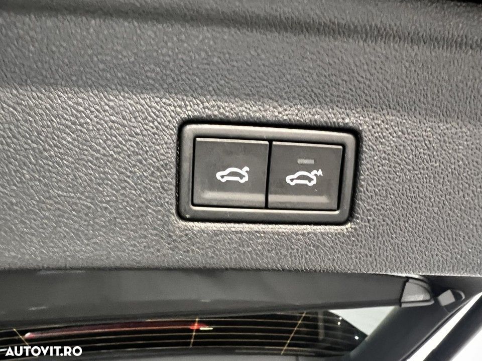 Volkswagen Touareg - 36