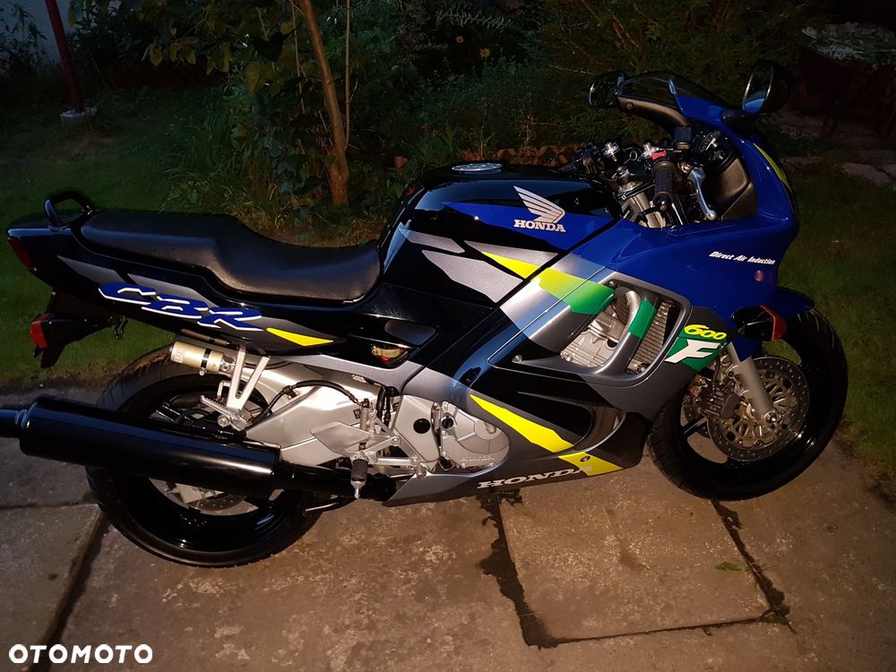 Honda CBR - 1