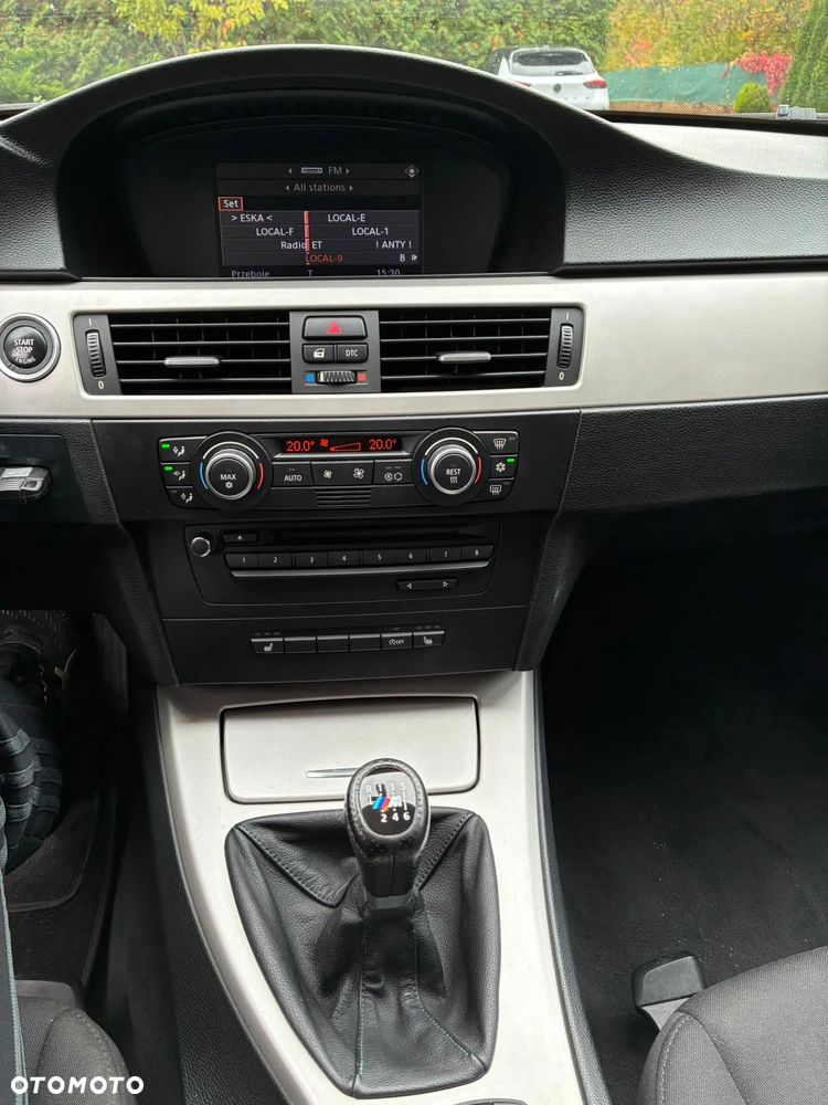BMW Seria 3 318i - 8