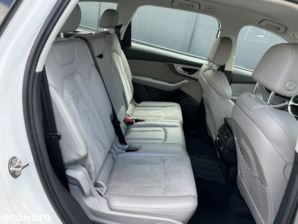 Audi Q7 - 8
