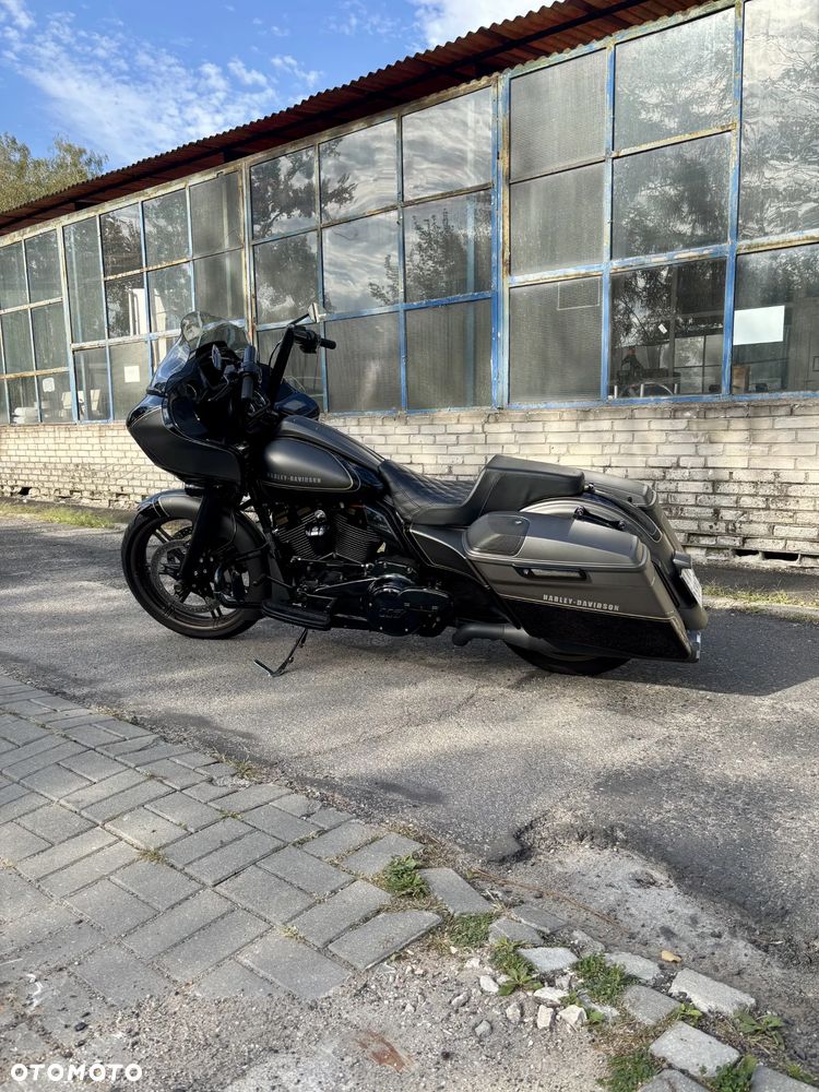 Harley-Davidson Touring Road Glide - 14