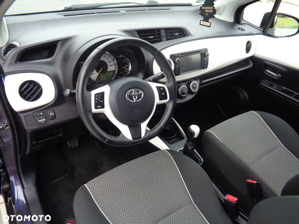 Toyota Yaris 1.0 Premium - 6