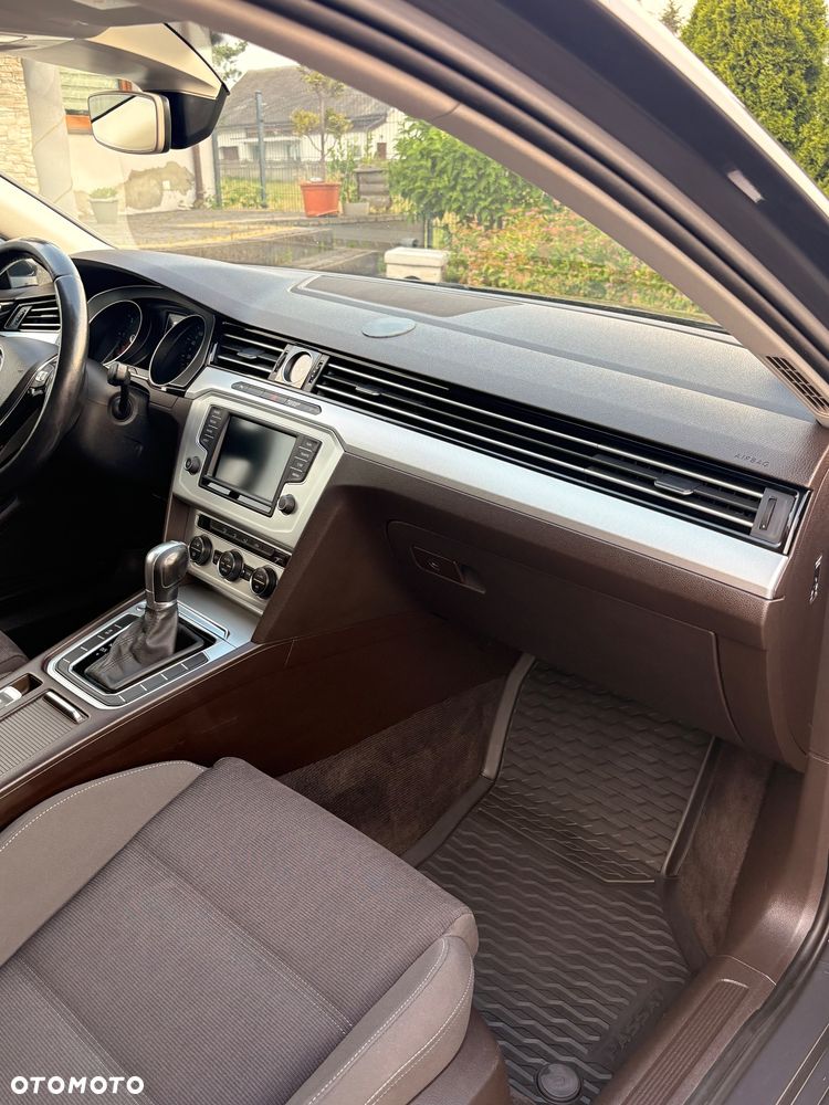 Volkswagen Passat 2.0 TDI BMT Comfortline DSG - 16