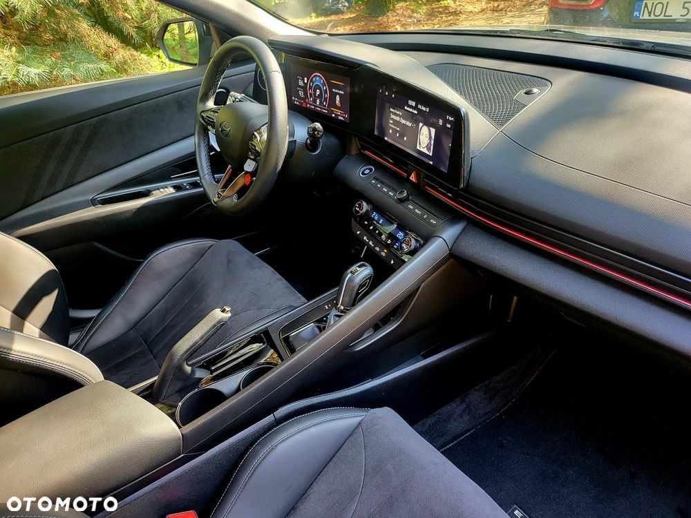 Hyundai Elantra - 13