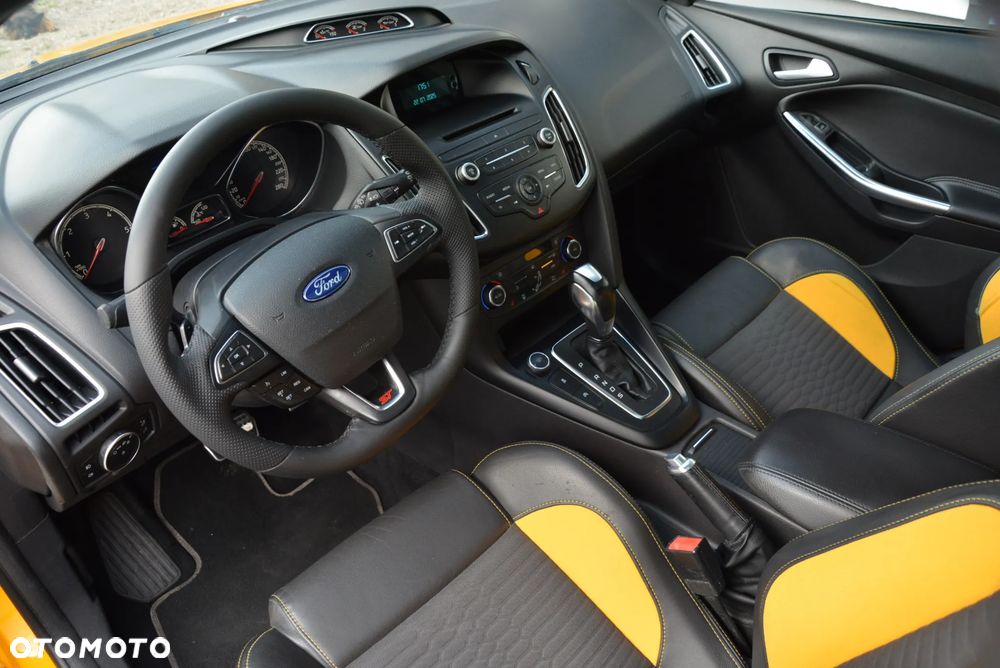 Ford Focus 2.0 TDCi ST-2 PowerShift - 36