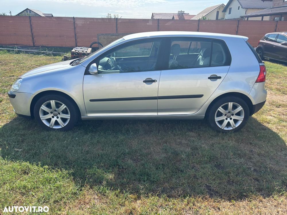 Volkswagen Golf - 5