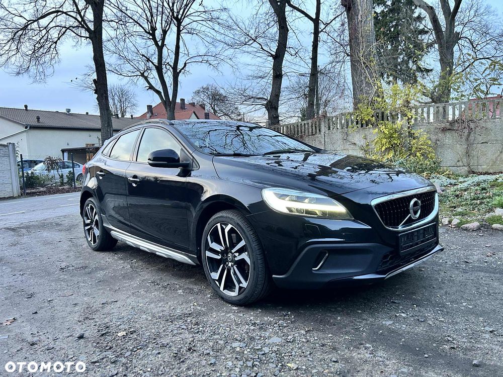 Volvo V40 Cross Country T3 Drive-E Momentum - 1
