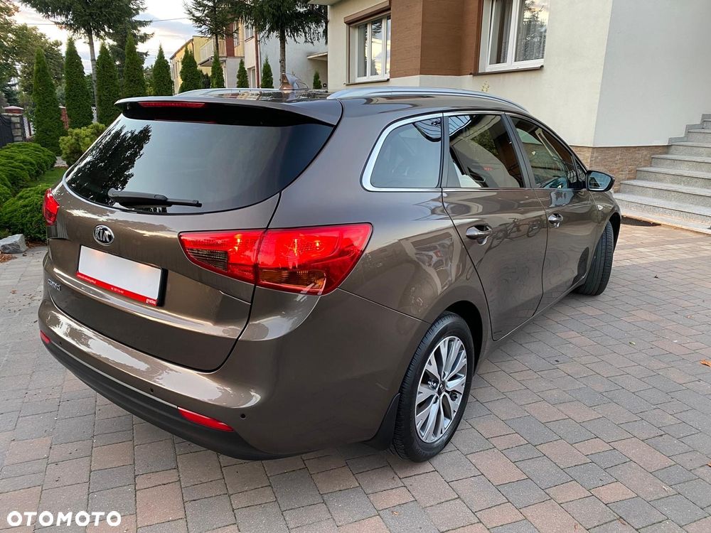 Kia Ceed 1.6 GDI Fifa World Cup Edition - 8
